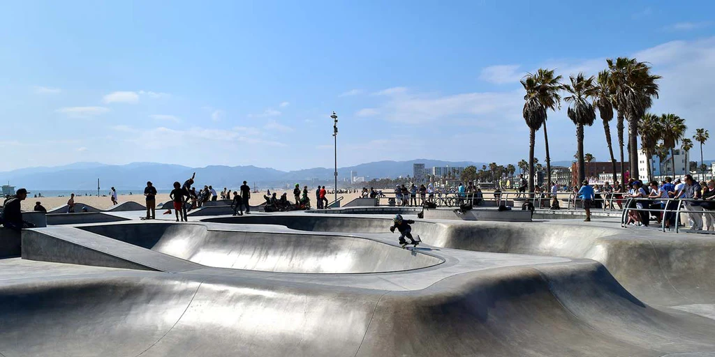 Skateboarding Wonders: Discover the 10 Must-Visit Skate Parks Worldwide - deprojekt